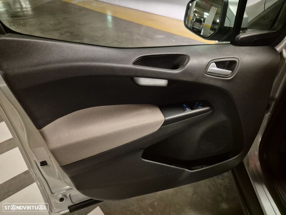 Ford Tourneo Courier 1.0 EcoBoost Titanium - 20