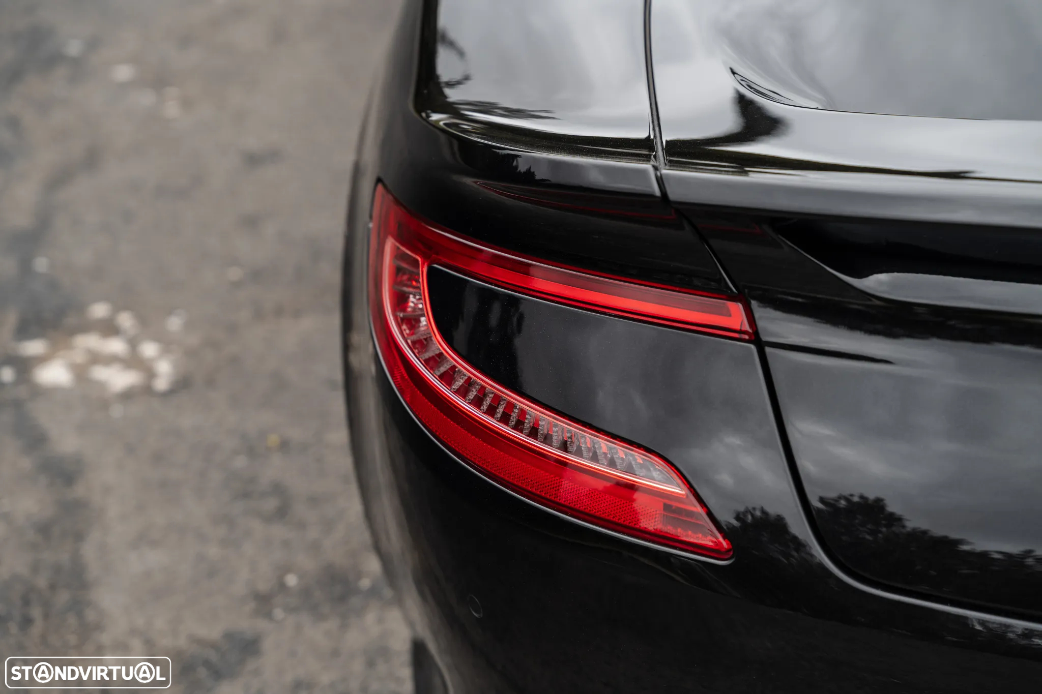 Aston Martin Vanquish Coupe - 13
