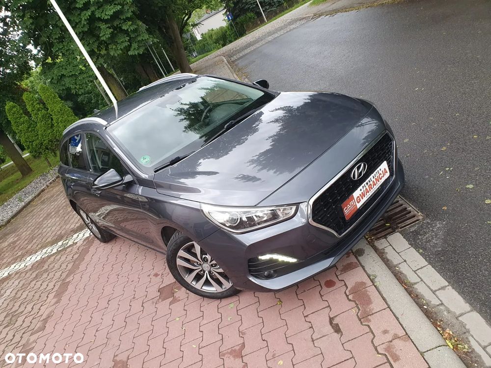 Hyundai i30 blue Kombi 1.4 YES Silver - 1