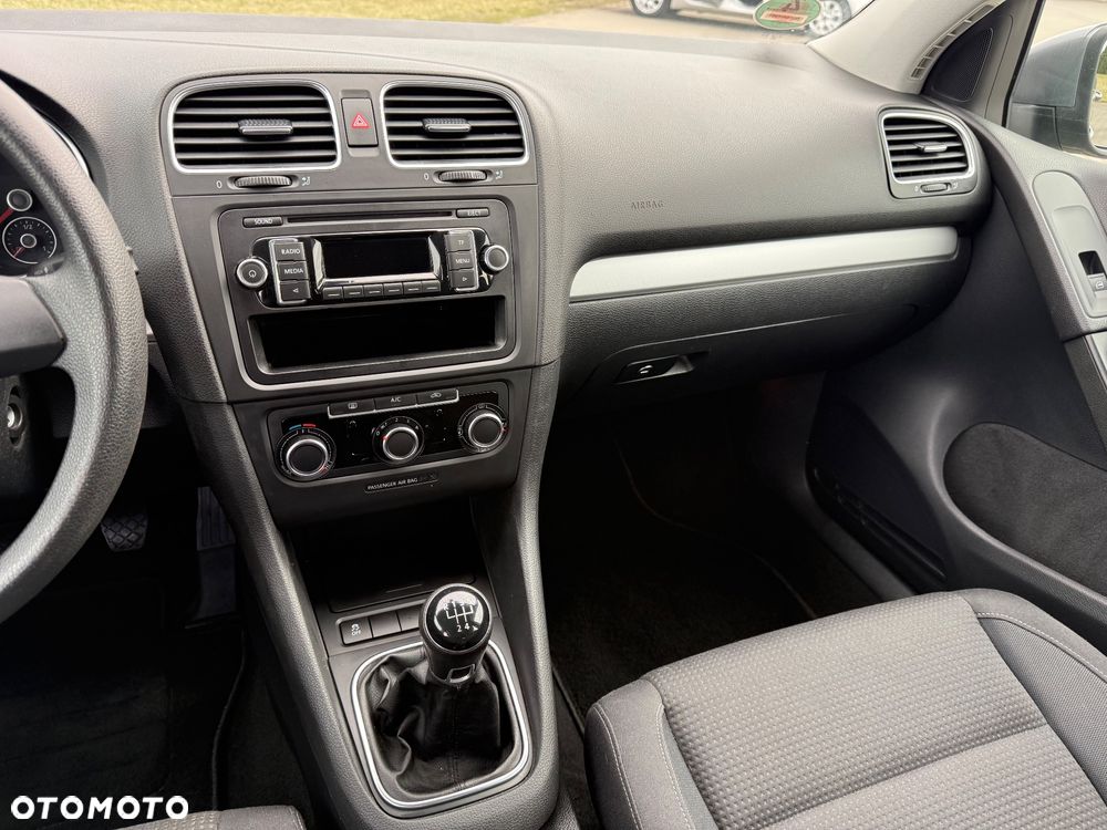 Volkswagen Golf - 33