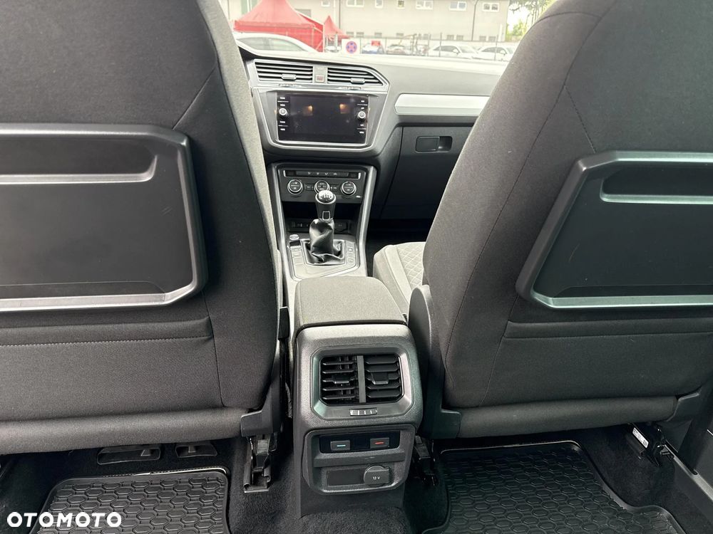 Volkswagen Tiguan - 19