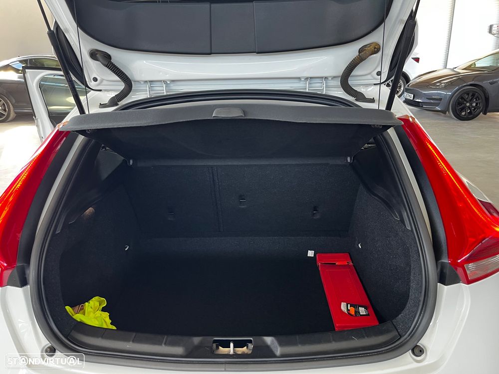 Volvo V40 2.0 D2 Momentum - 10