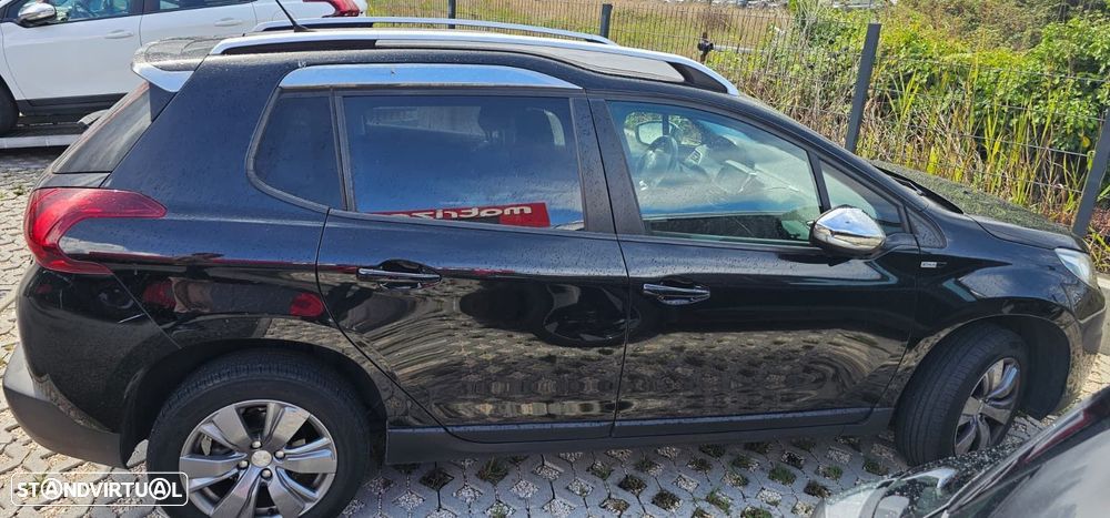 Peugeot 2008 1.2 PureTech Style - 3