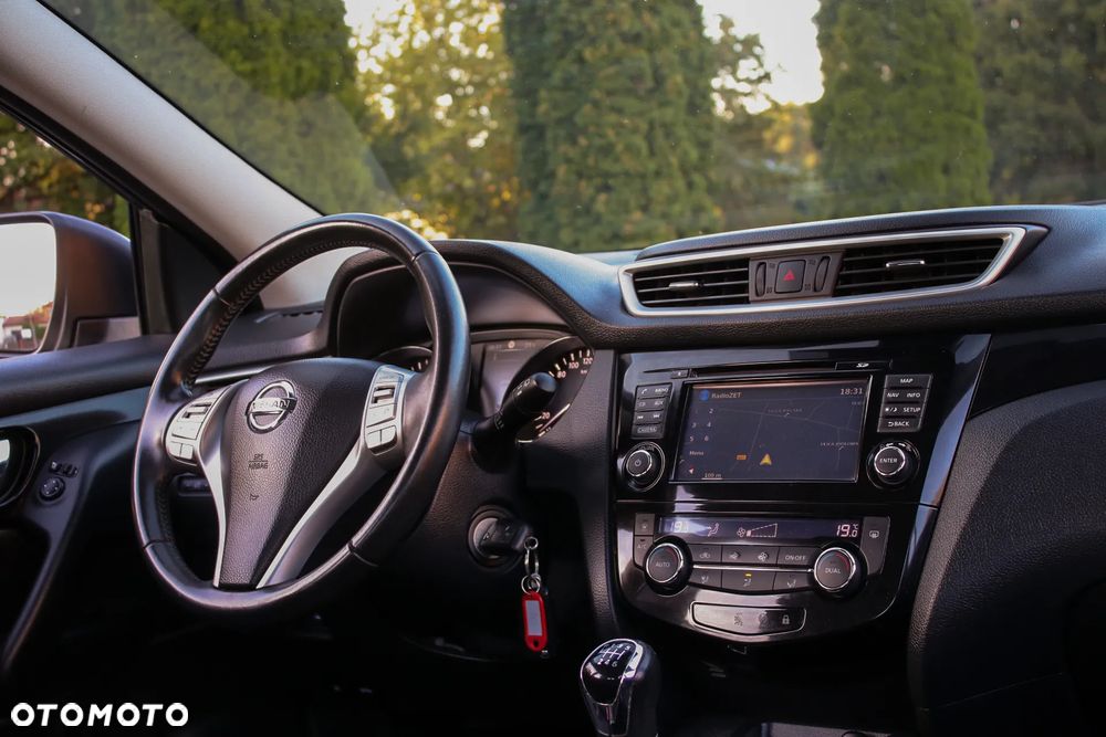 Nissan Qashqai 1.5 dCi TEKNA - 34