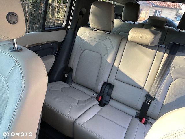 Land Rover Defender - 17