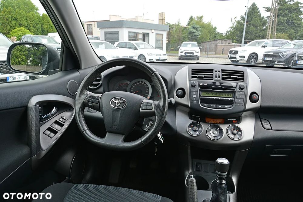 Toyota RAV4 2.2 D-4D Sol - 23