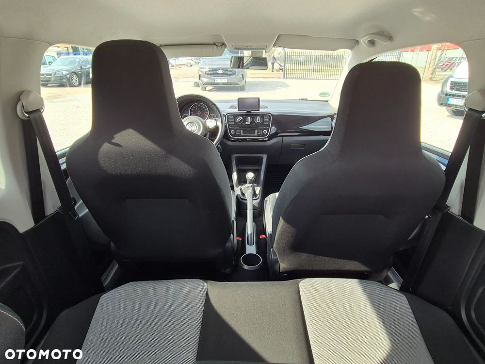 Volkswagen up! 1.0 street - 29