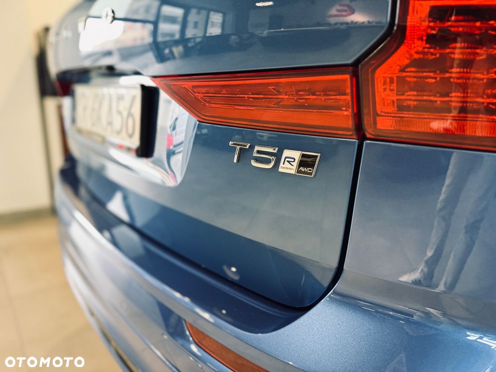 Volvo XC 60 T5 GPF AWD R-Design - 8