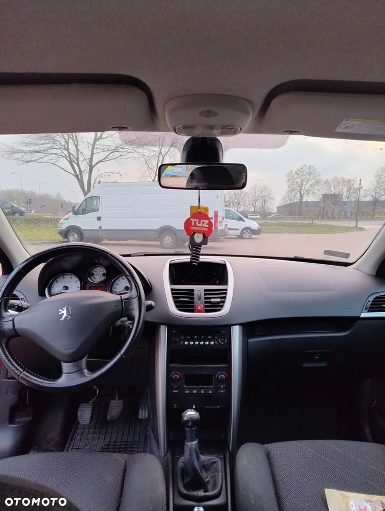 Peugeot 207 - 6