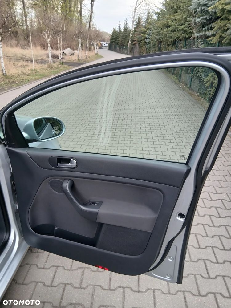 Volkswagen Golf Plus 2.0 TDI DPF Comfortline - 16