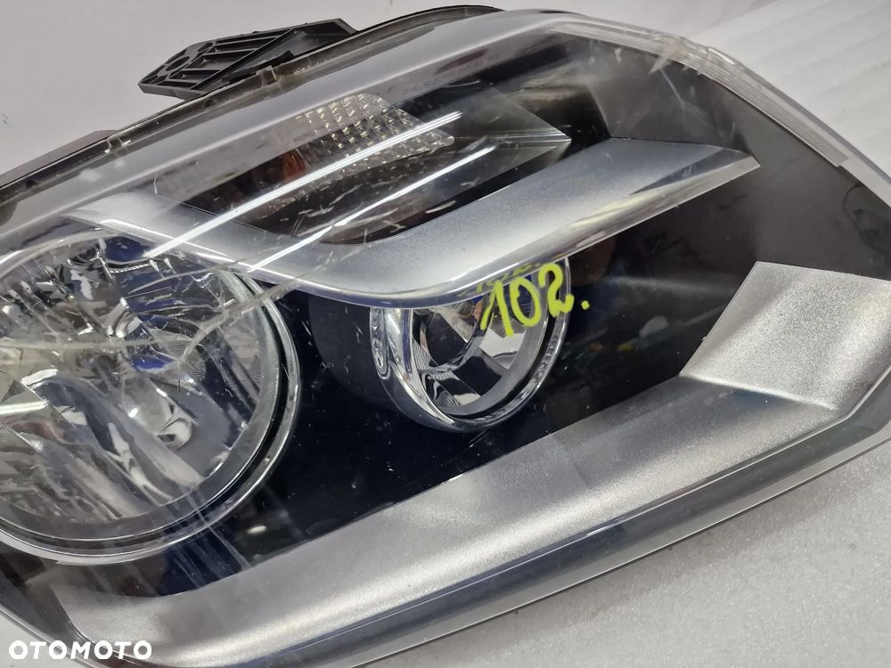 VW AMAROK 2H 09- PRAWA LAMPA PRZEDNIA PRZÓD , NR AUKCJI LA102 - 6