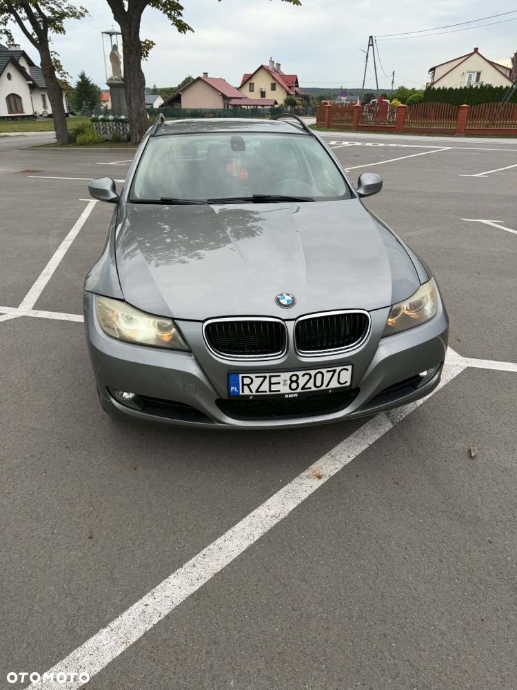 BMW 3 Series 2010 photo 3