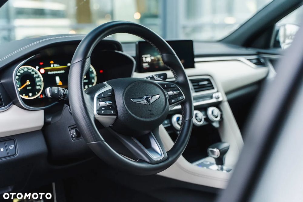 Genesis G70 2.0T Plus AWD 8AT Sport - 32