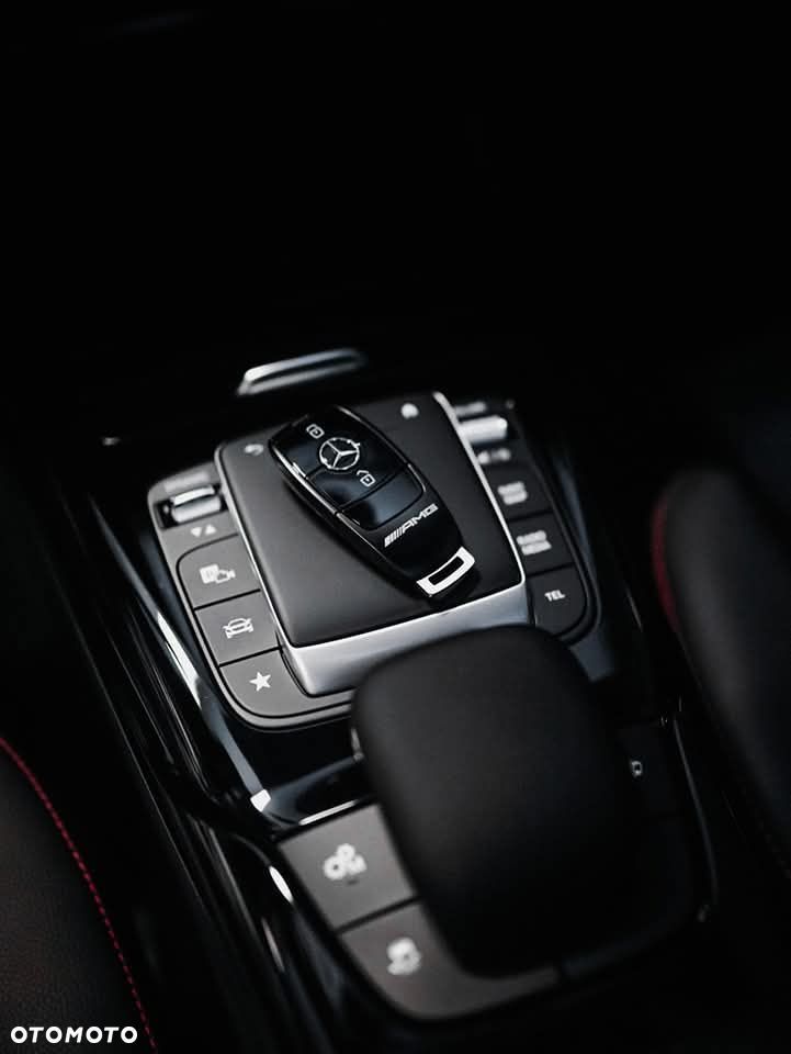 Mercedes-Benz CLA - 12