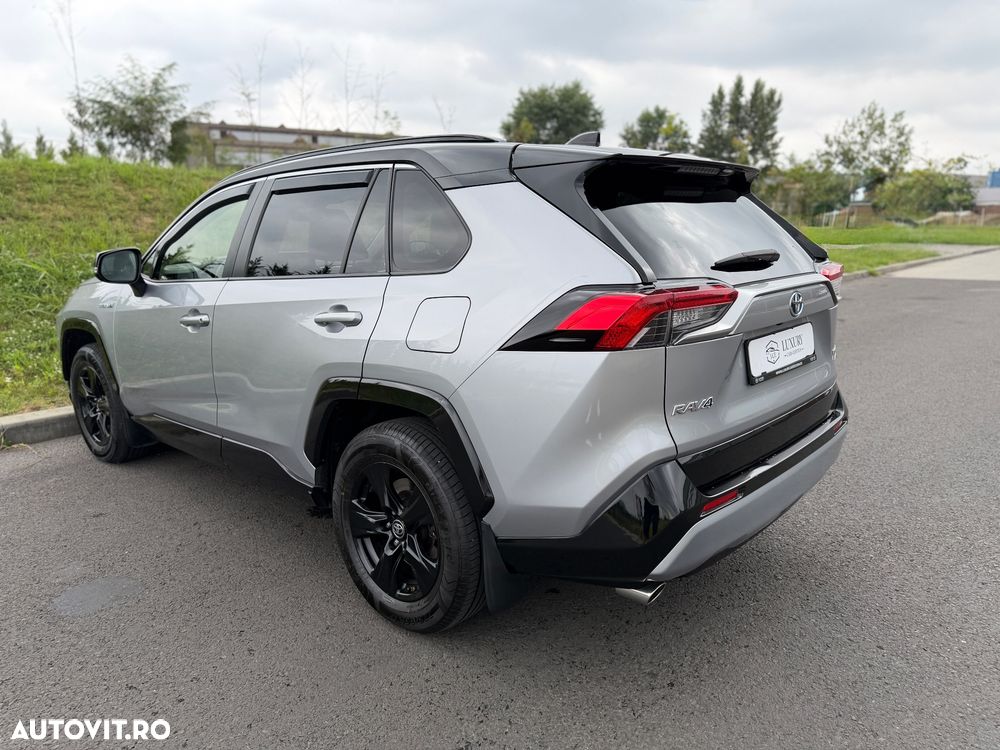 Toyota RAV4 - 6