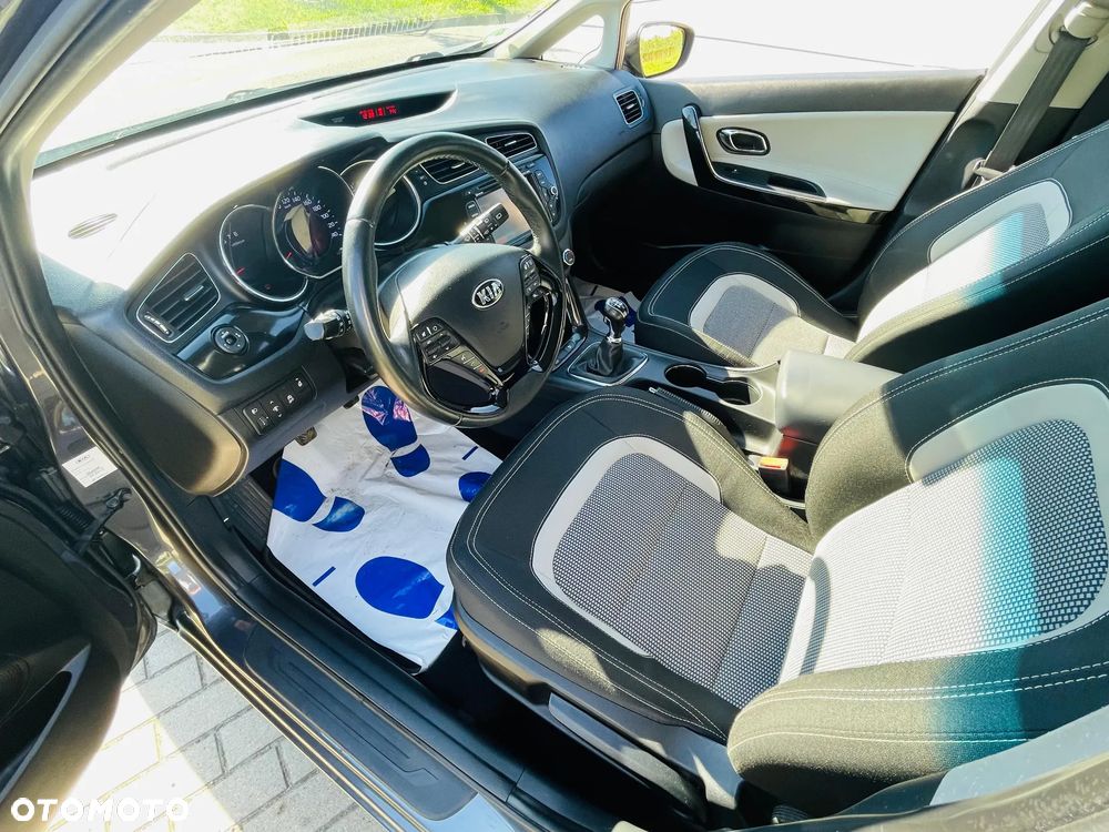 Kia Ceed 1.6 GDI ISG Spirit - 8