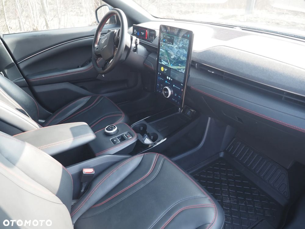 Ford Mustang Mach-E AWD PREMIUM - 11