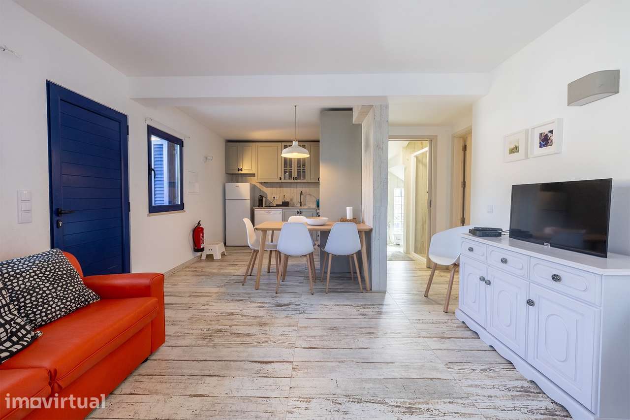 FABULOSA MORADIA REMODELADA PRIMEIRA LINHA DA PRAIA DE MONTE CLÉRIGO - Grande imagem: 4/37