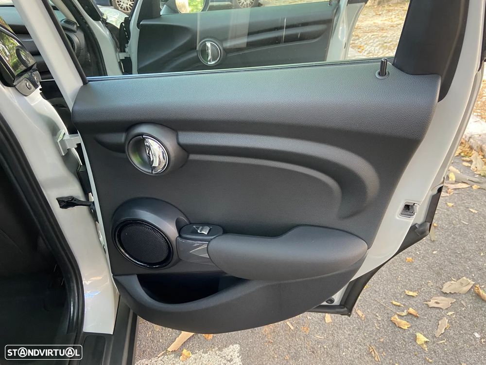 MINI 5 Portas Cooper D - 16