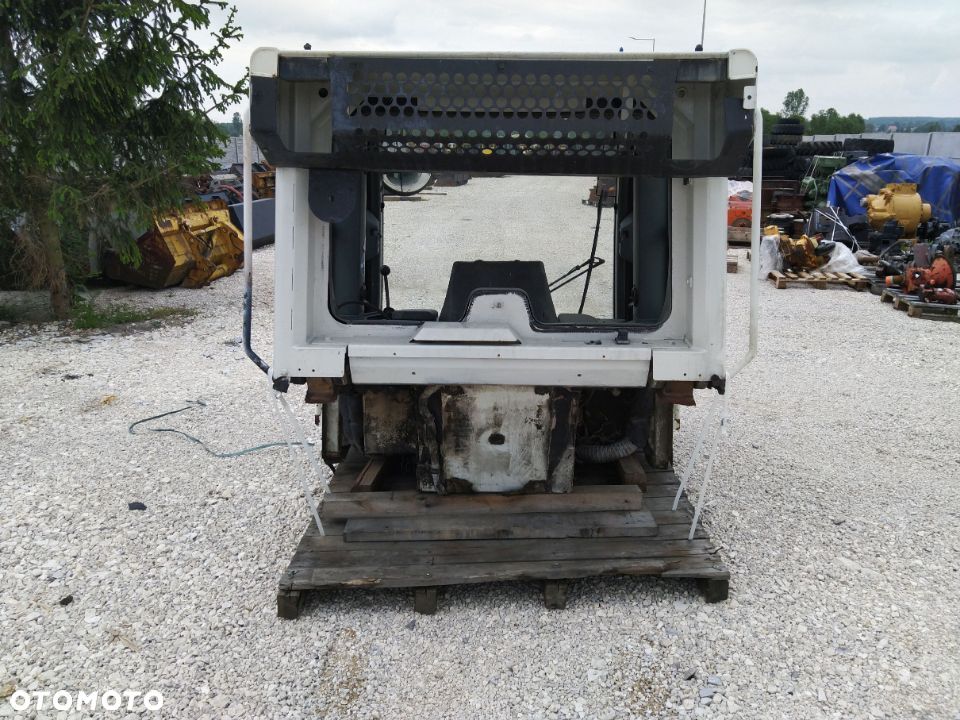 Kabina Liebherr LR634 - 4