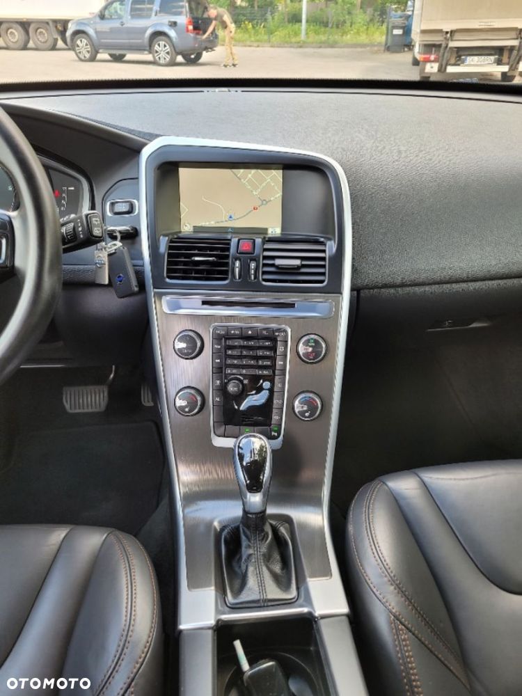 Volvo XC 60 D4 Drive-E Ocean Race - 22