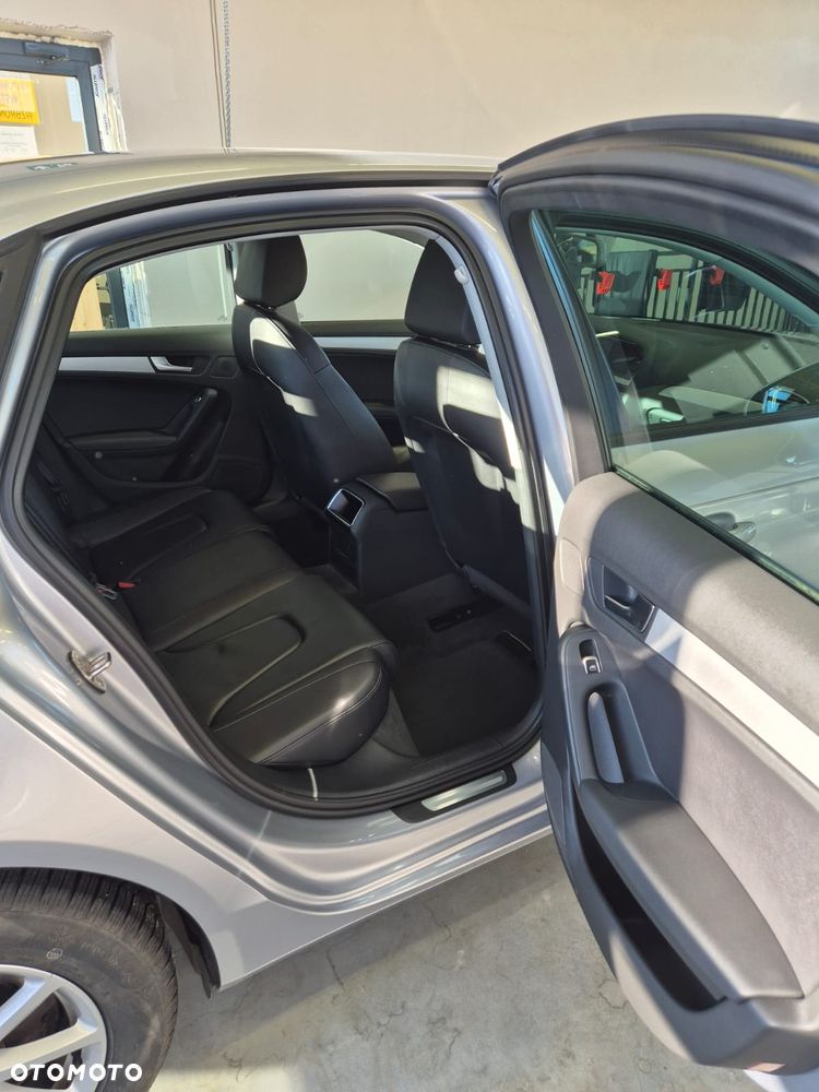 Audi A4 Limousine - 15