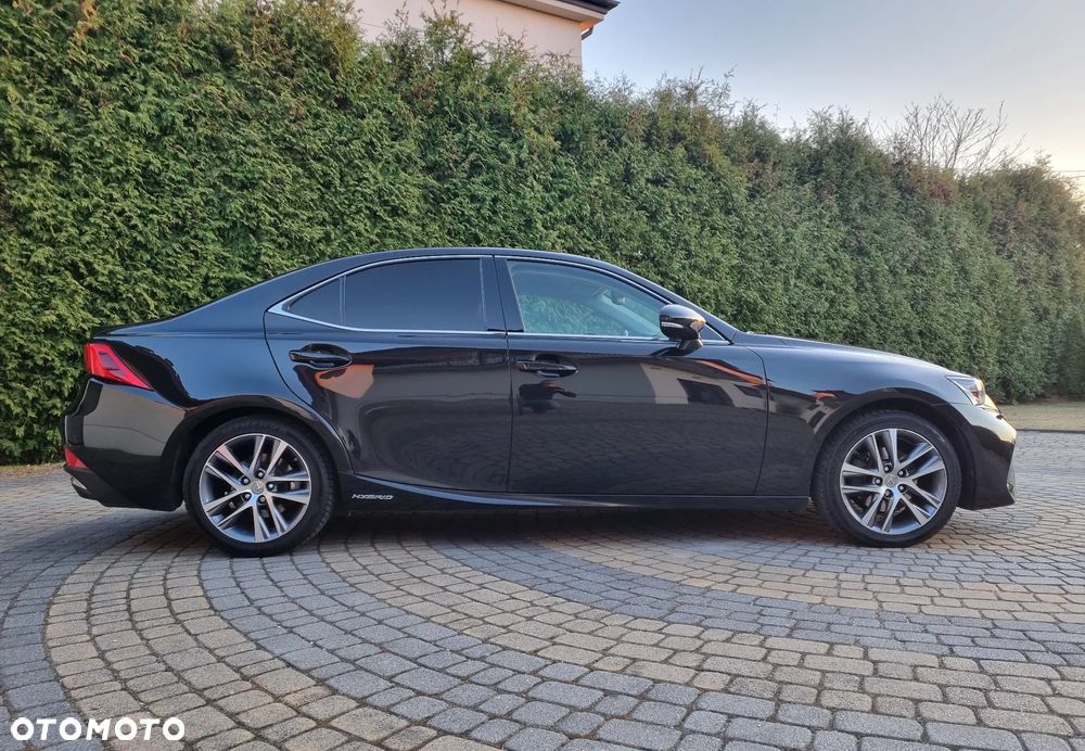 Lexus IS Business Edition - 3