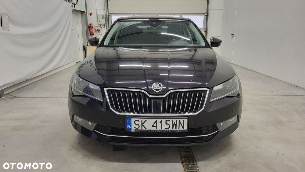 Skoda Superb 2.0 TDI L&K DSG - 2