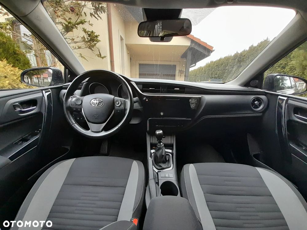 Toyota Auris 1.6 Premium - 13