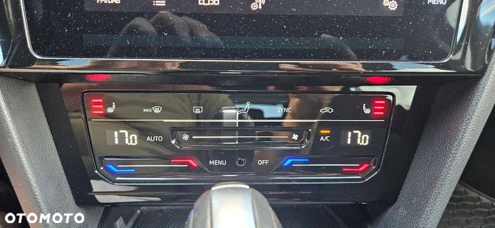 Volkswagen Passat Variant 2.0 TSI Business DSG - 20