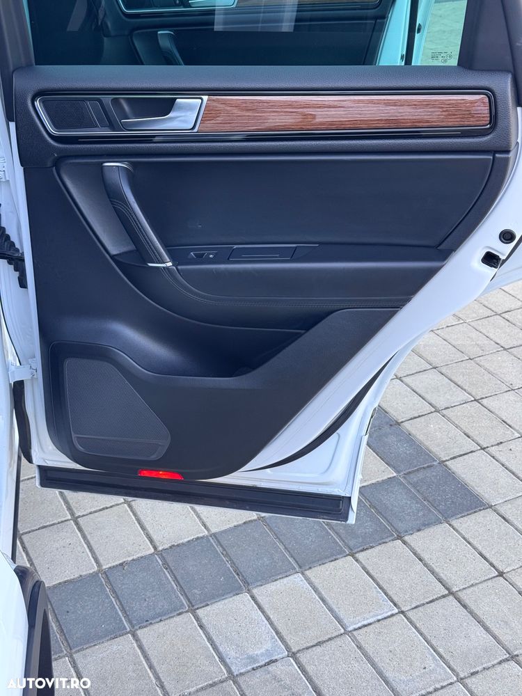 Volkswagen Touareg 3.0 V6 TDI SCR Blue Motion DPF Automatik Terrain Tech Executive Edition - 23