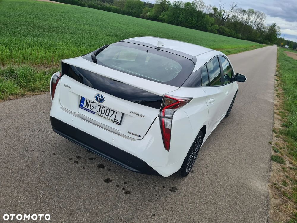 Toyota Prius Hybrid Executive - 7