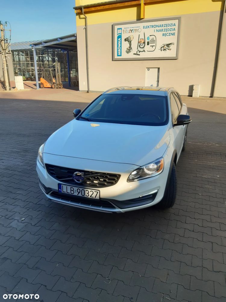 Volvo V60 Cross Country - 10