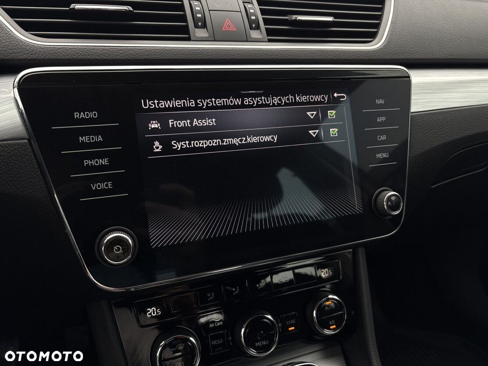 Skoda Superb 1.5 TSI Ambition DSG - 25