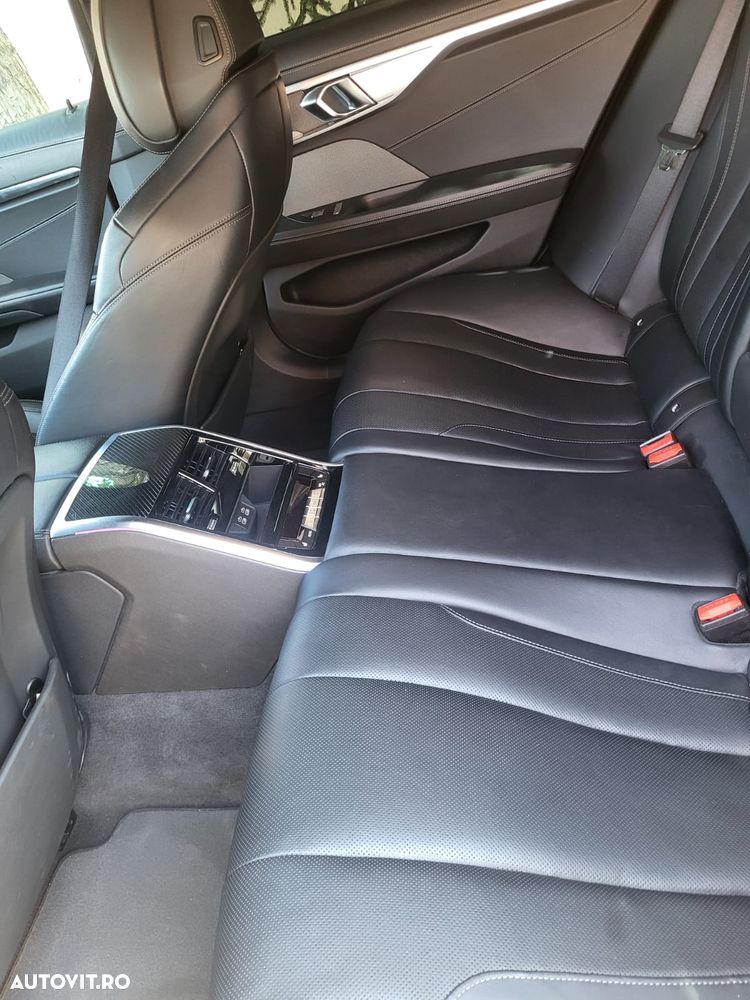 BMW Seria 8 840i - 2