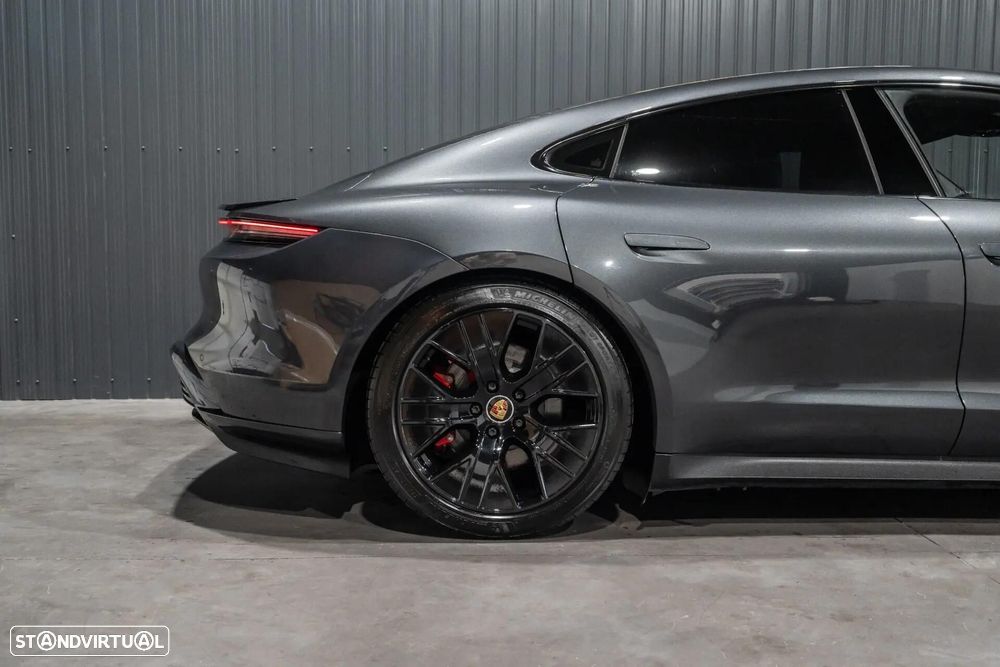 Porsche Taycan 4S - 37
