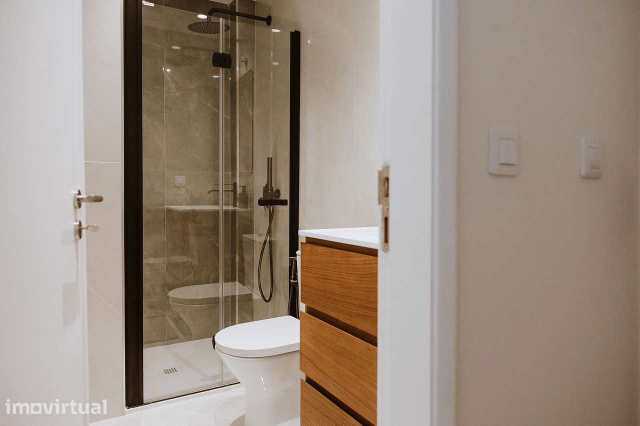 Arrenda-se quarto Centro Odivelas (metro 200m) - Grande imagem: 4/8