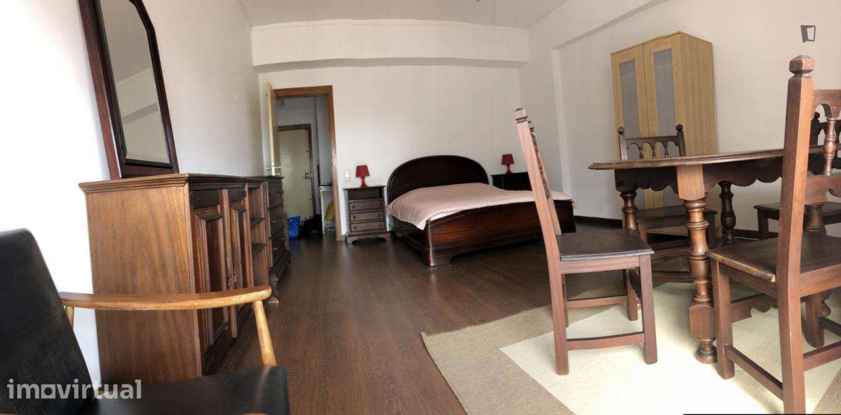 Quarto - localizado em Olaias Lisbon - Grande imagem: 2/15