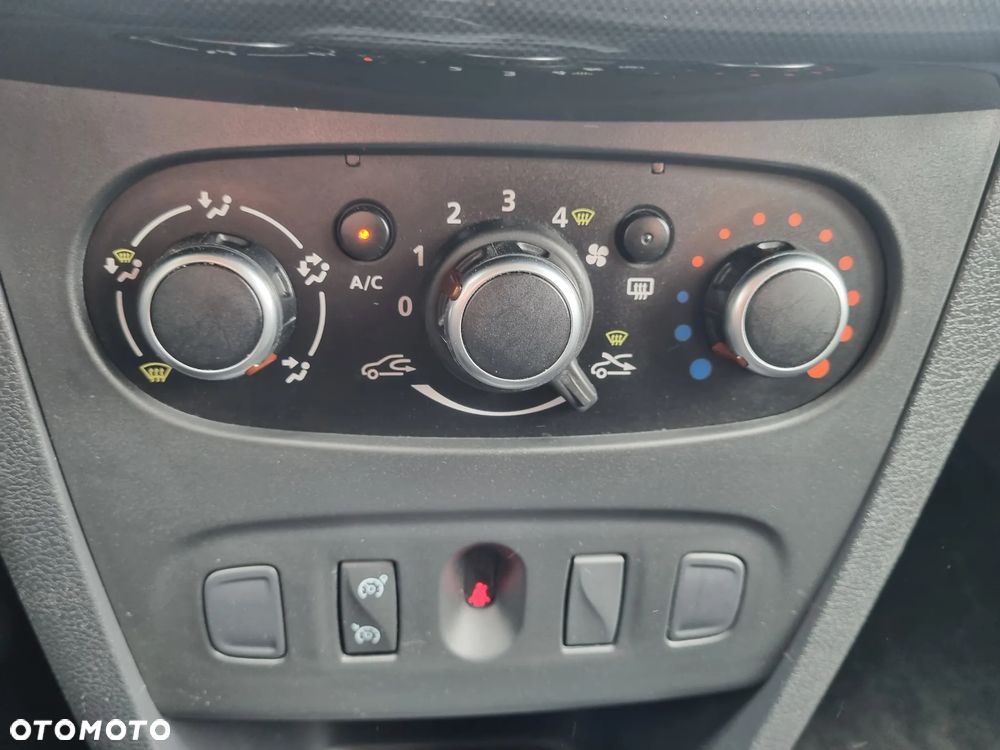 Dacia Logan SCe 75 Essential - 13