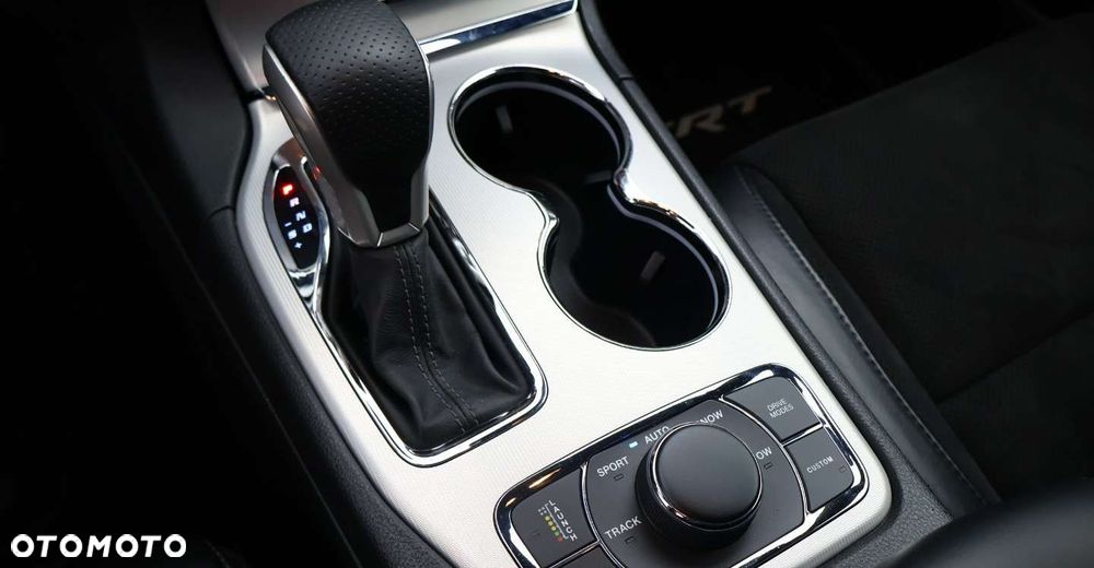 Jeep Grand Cherokee - 31