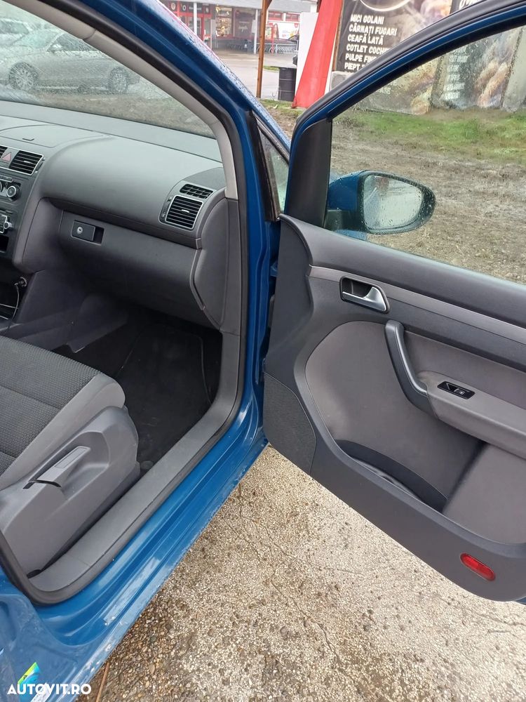 Volkswagen Touran 2.0TDI Highline - 3