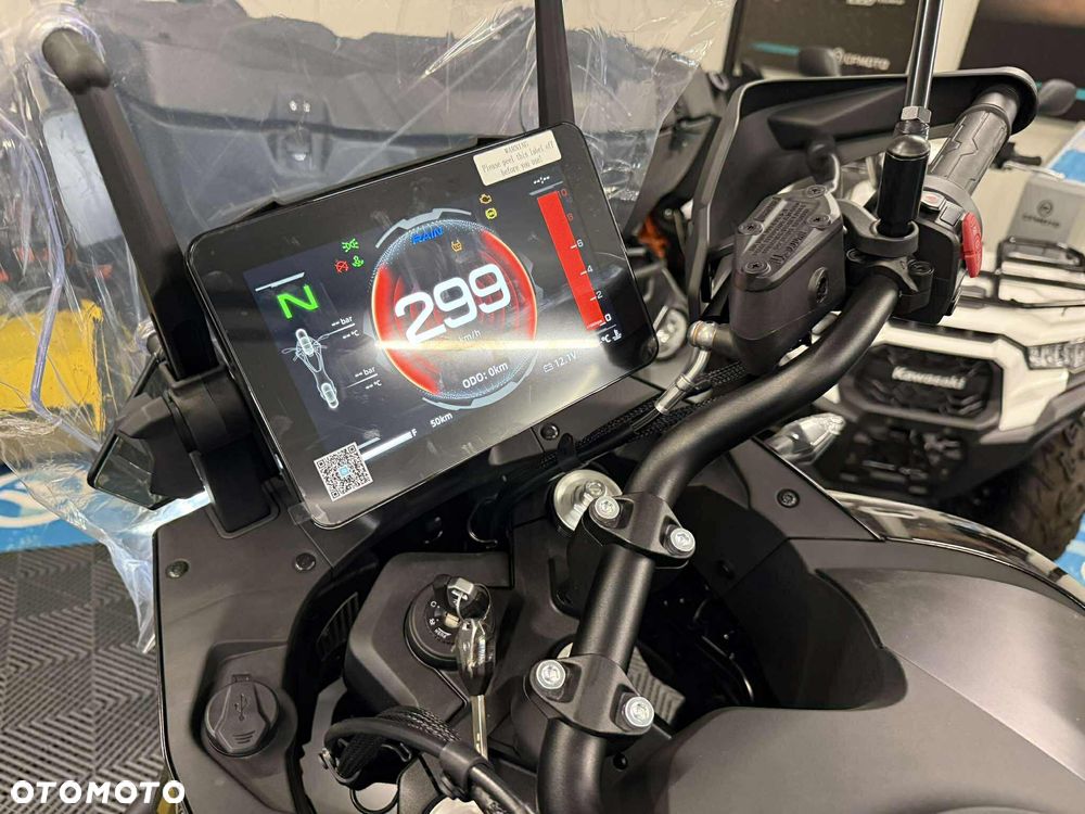 CFMoto MT - 10