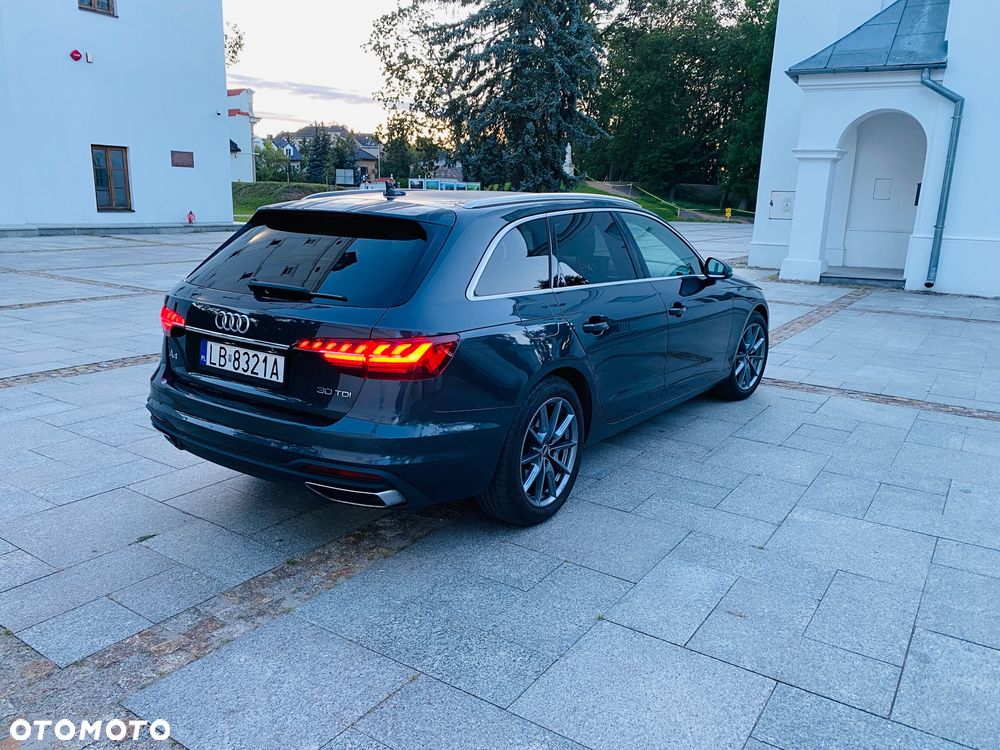 Audi A4 Avant 30 TDI S tronic - 3