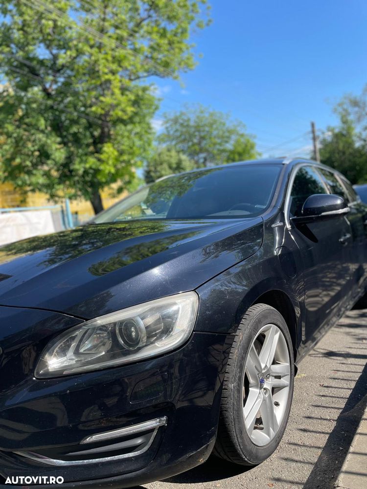 Volvo V60 D6 Plug-In-Hybrid AWD Geartronic Summum - 2