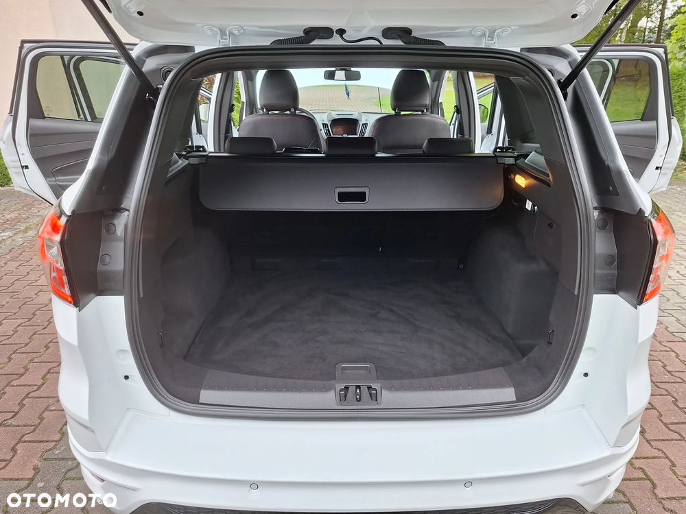 Ford Kuga 1.5 EcoBoost 2x4 ST-Line - 14