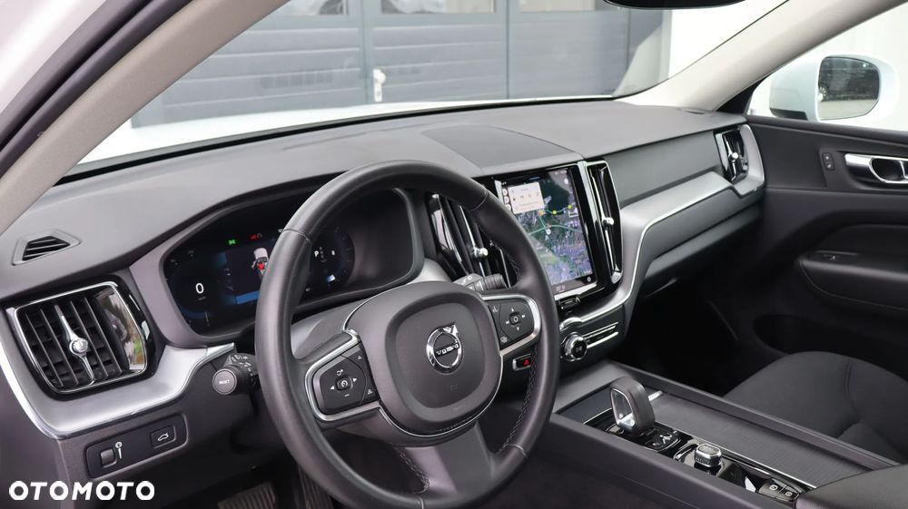 Volvo XC 60 B4 B Momentum - 13