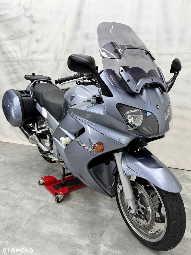 Yamaha FJR - 23