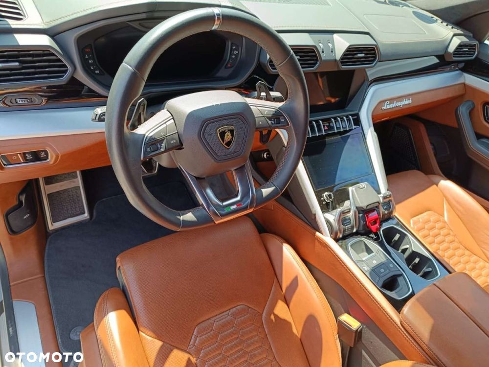 Lamborghini Urus - 28