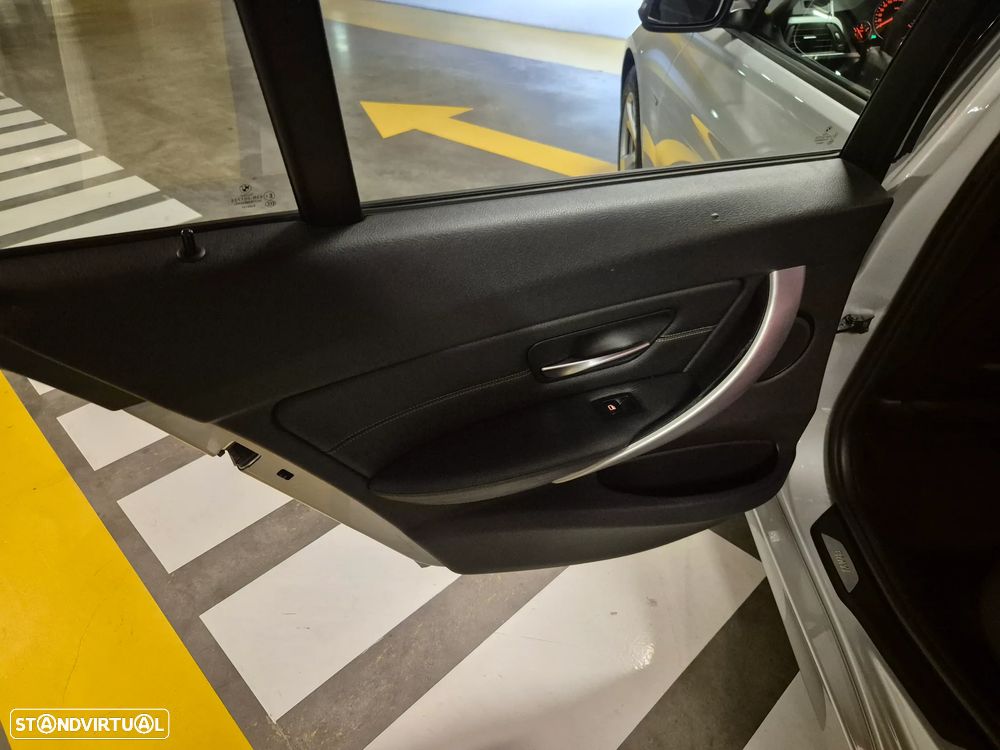 BMW 320 d EfficientDynamics Line Modern Auto - 38