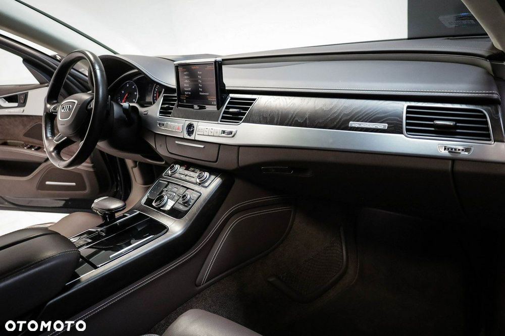 Audi A8 - 30